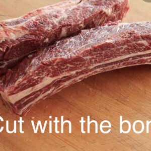 Beef ribs / spare ribs cut with the bone.